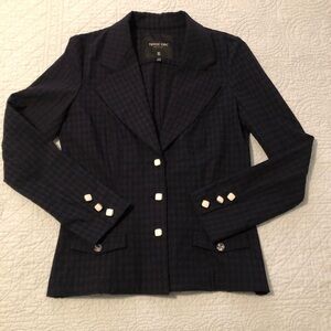 Tricot Chic lady day coat blazer. Size 6.